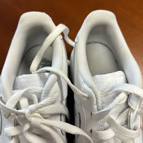 Nike Air Force ones. Girls Youth 6. Like New - Picture 3 of 6